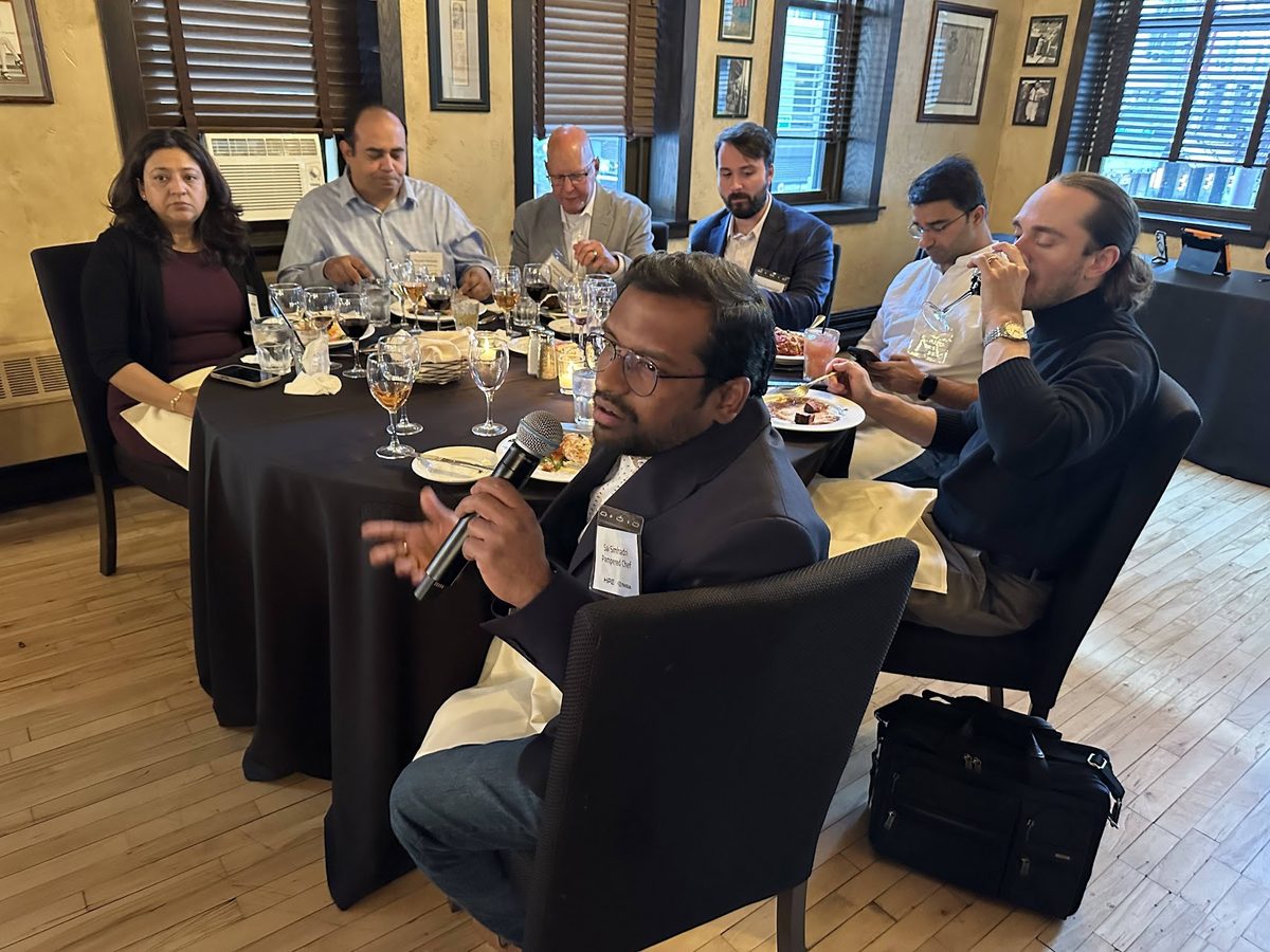 An attendee asking a question during an HPE roundtable